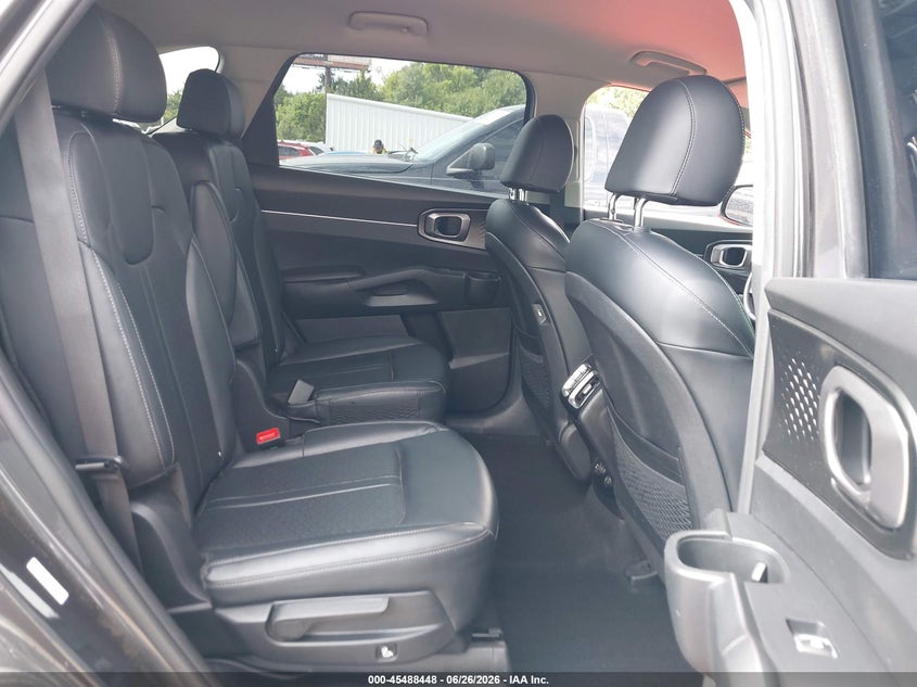2023 KIA SORENTO HYBRID auction photo 8