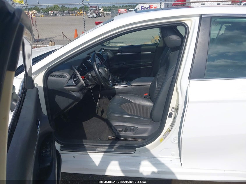 2019 TOYOTA CAMRY auction photo 5