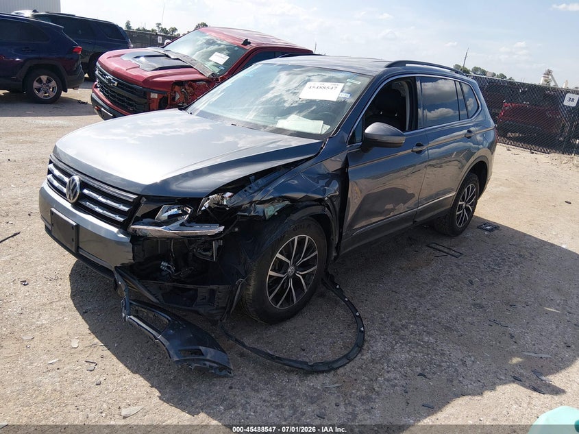 2021 VOLKSWAGEN TIGUAN auction photo 2