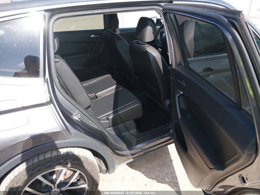 2021 VOLKSWAGEN TIGUAN auction photo 8