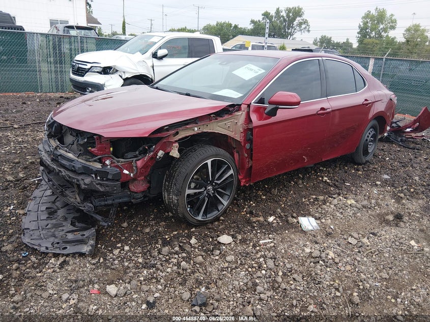 2018 TOYOTA CAMRY auction photo 2