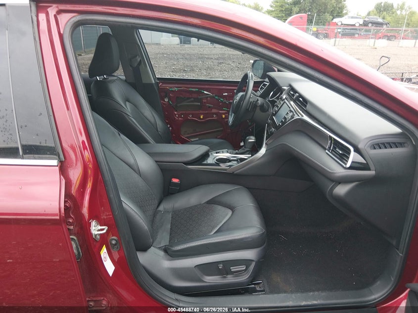 2018 TOYOTA CAMRY auction photo 5
