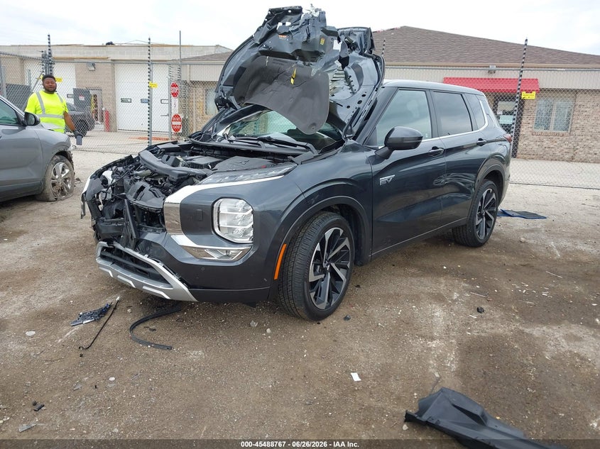 2025 MITSUBISHI OUTLANDER PHEV auction photo 2