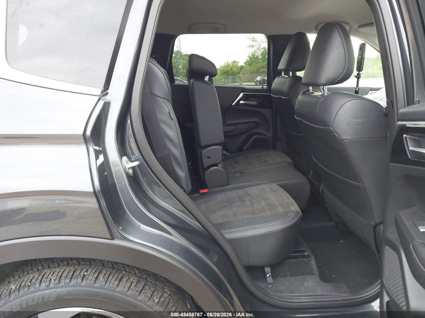 2025 MITSUBISHI OUTLANDER PHEV auction photo 8