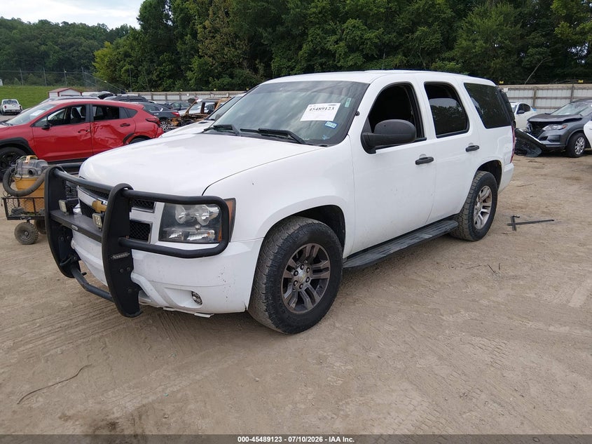 2013 Chevrolet Tahoe, Удар ззаду, IAAI, VIN 1GNLC2E01DR369239 — фото 2