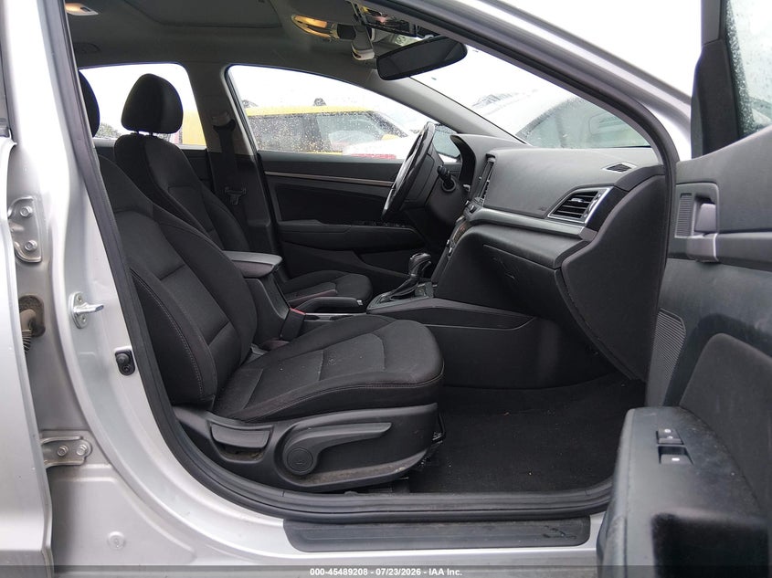 2018 HYUNDAI ELANTRA auction photo 5