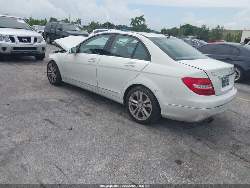 MERCEDES-BENZ C 250 2012 VIN WDDGF4HB0CA633726