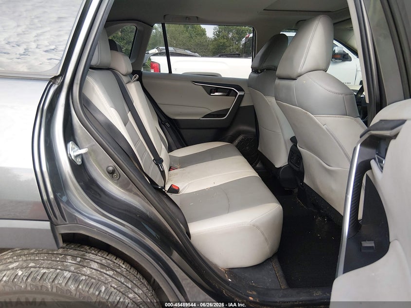 2021 TOYOTA RAV4 auction photo 8