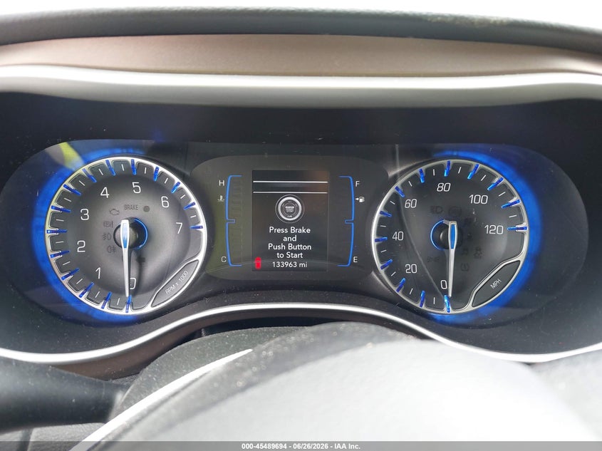 2020 CHRYSLER VOYAGER auction photo 7