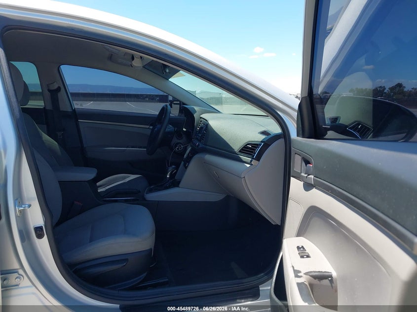 2018 HYUNDAI ELANTRA auction photo 5
