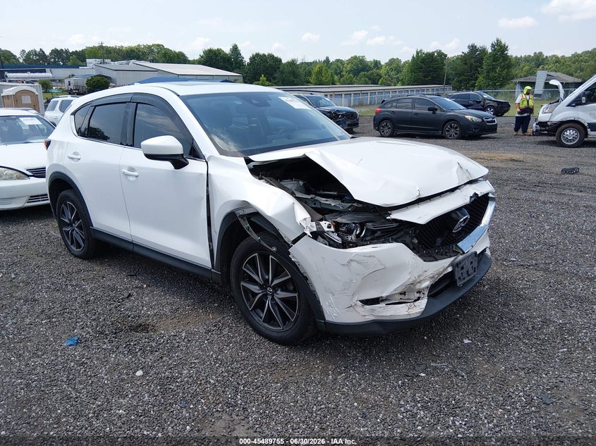 2017 Mazda Grand Select