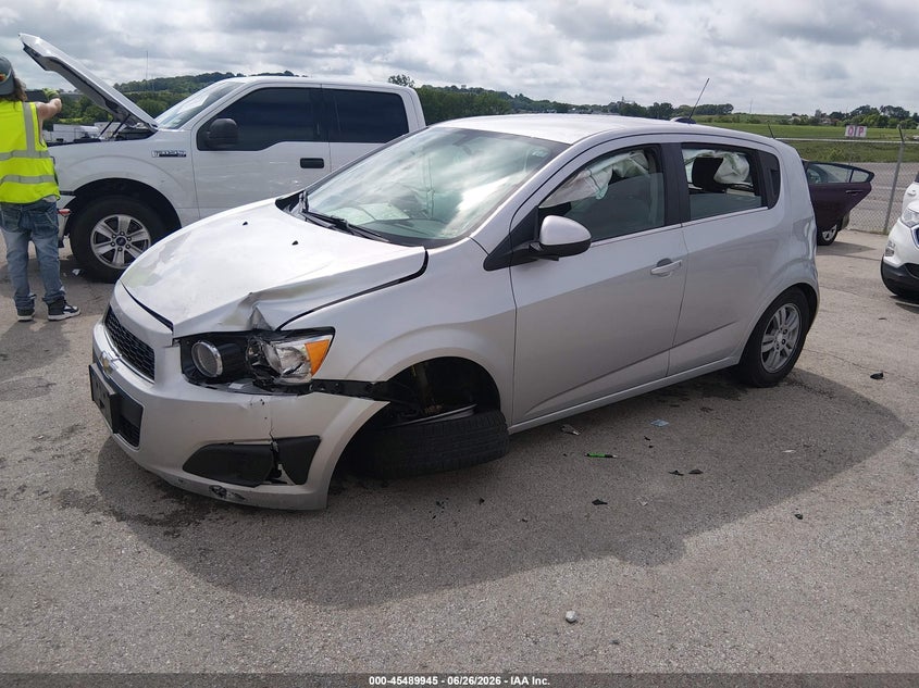 Vin: 1g1jc6sh4f4120167, lot: 45988142, chevrolet sonic lt auto 20152