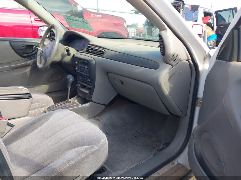 2004 CHEVROLET CLASSIC — zdjęcie 5