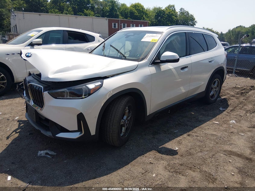 2023 BMW X1 auction photo 2