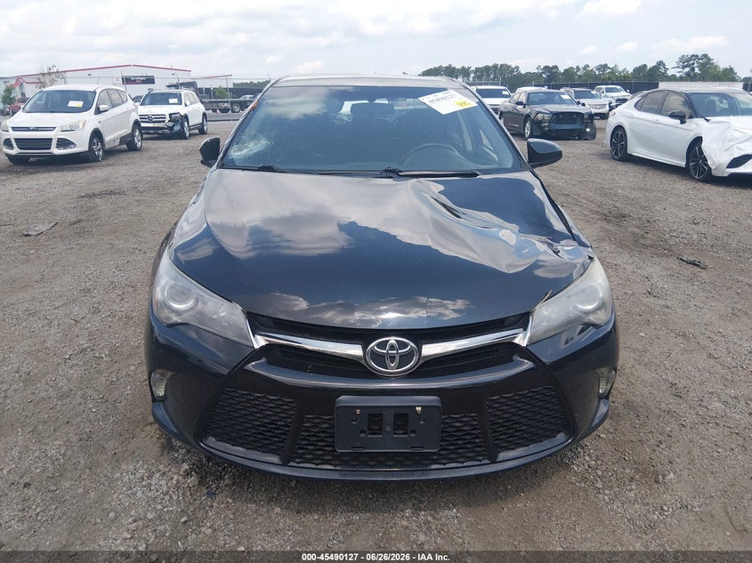 TOYOTA CAMRY - zdjęcie 12
