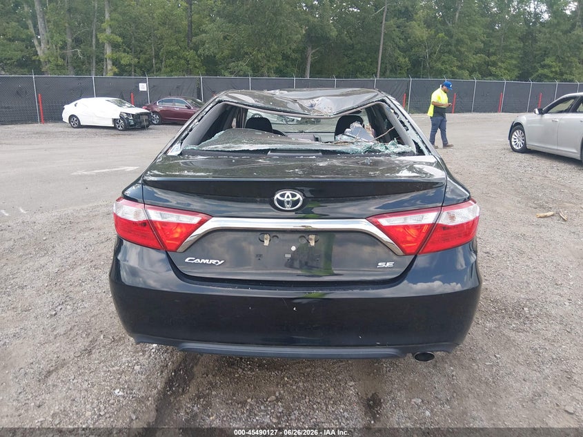 TOYOTA CAMRY - zdjęcie 16