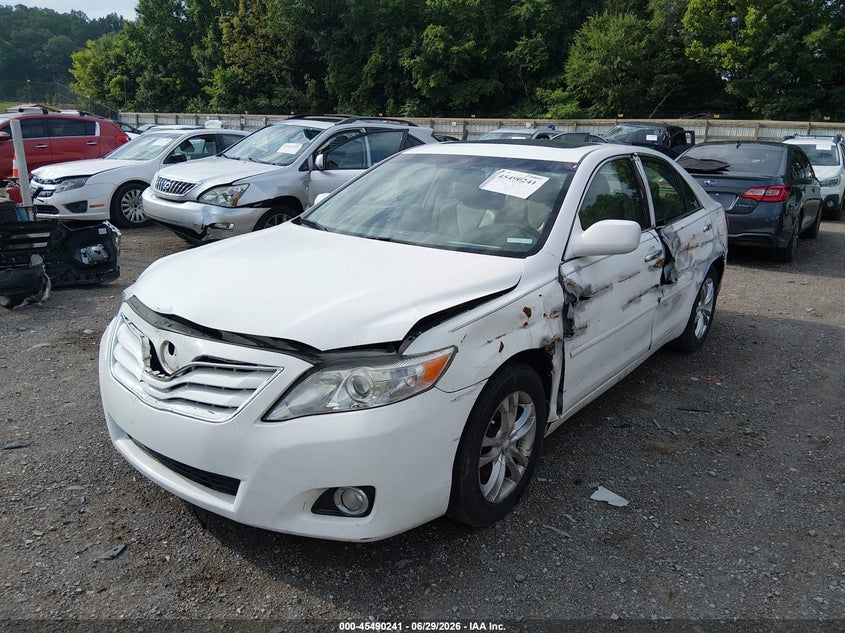 2011 TOYOTA CAMRY auction photo 2