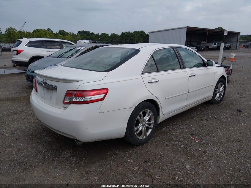 2011 TOYOTA CAMRY auction photo 4