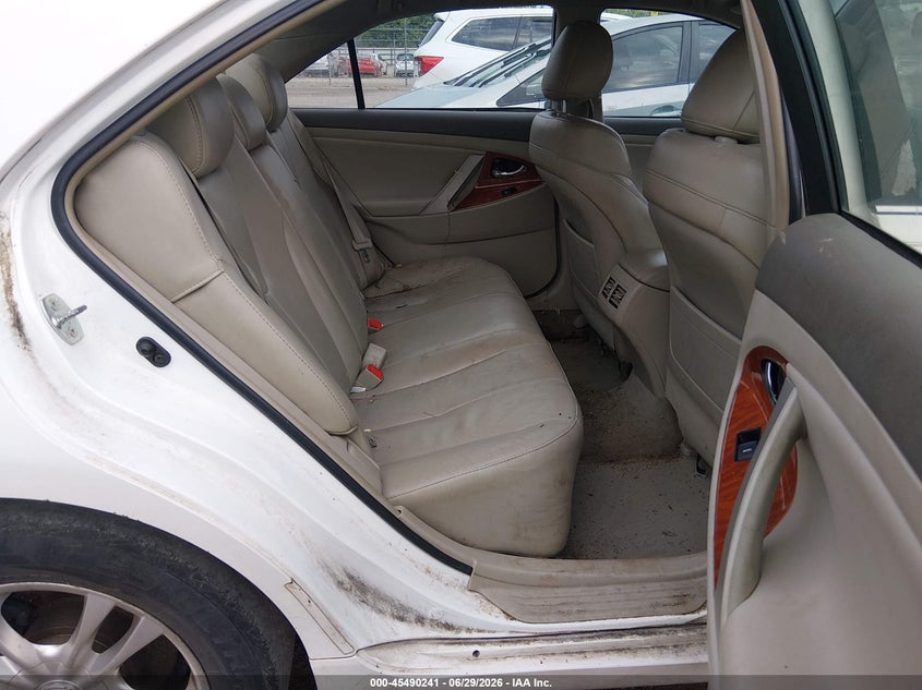 2011 TOYOTA CAMRY auction photo 8