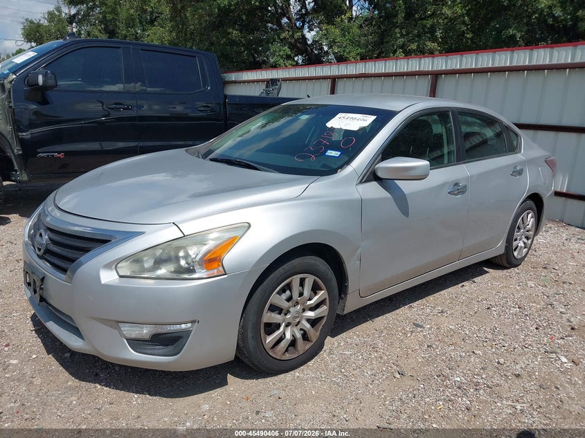 2015 Nissan Altima, Left Front, IAAI, VIN 1N4AL3AP3FC237183 — photo 2