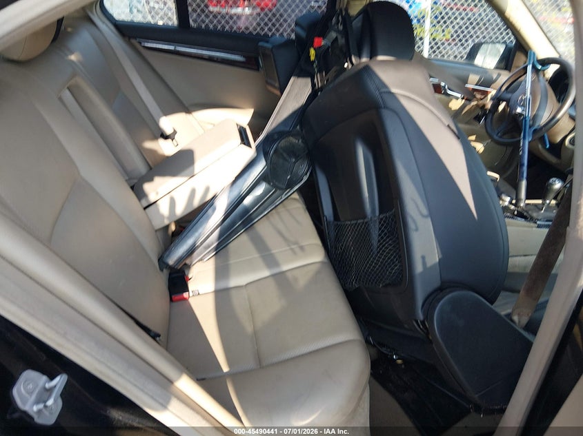 2011 MERCEDES-BENZ C 300 auction photo 8