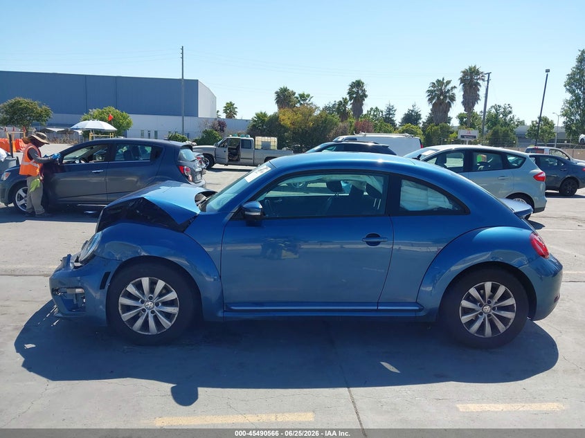 2019 Volkswagen Beetle 2.0T Final Edition Se/2.0T Final Edition Sel/2.0T S VIN: 3VWFD7AT2KM706691 Lot: 45490566