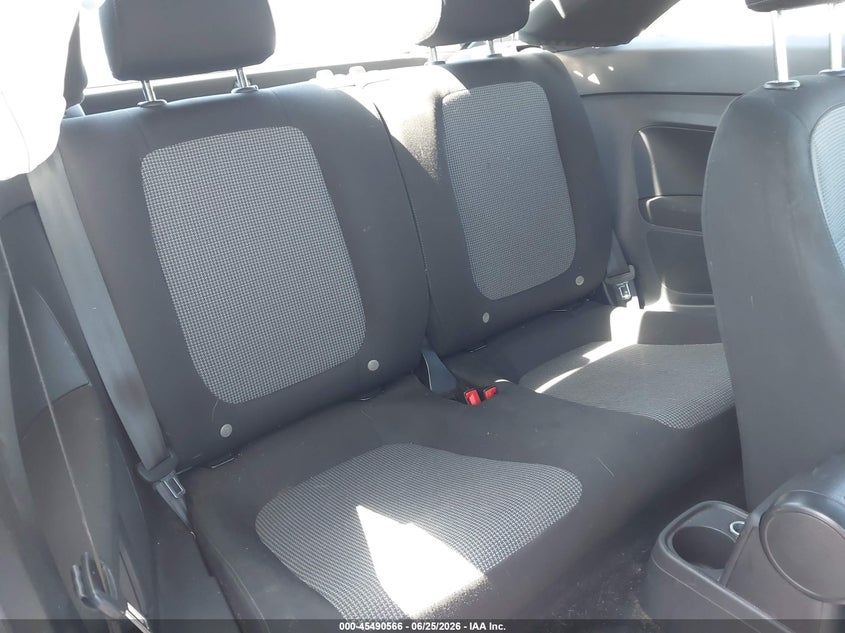 2019 Volkswagen Beetle 2.0T Final Edition Se/2.0T Final Edition Sel/2.0T S VIN: 3VWFD7AT2KM706691 Lot: 45490566
