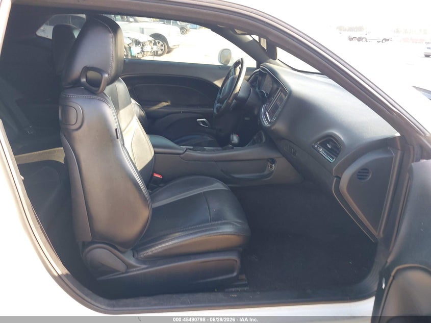 2017 DODGE CHALLENGER COUPE 5.7L V-8 VVT, 372HP