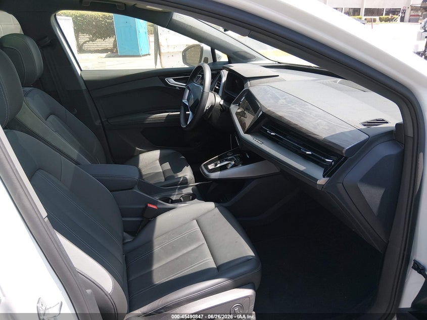AUDI Q4 E-TRON 2024 VIN WA1LUBFZ1RP060323