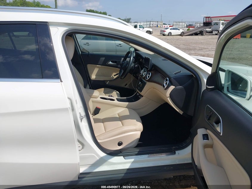 2015 MERCEDES-BENZ GLA 250 auction photo 5