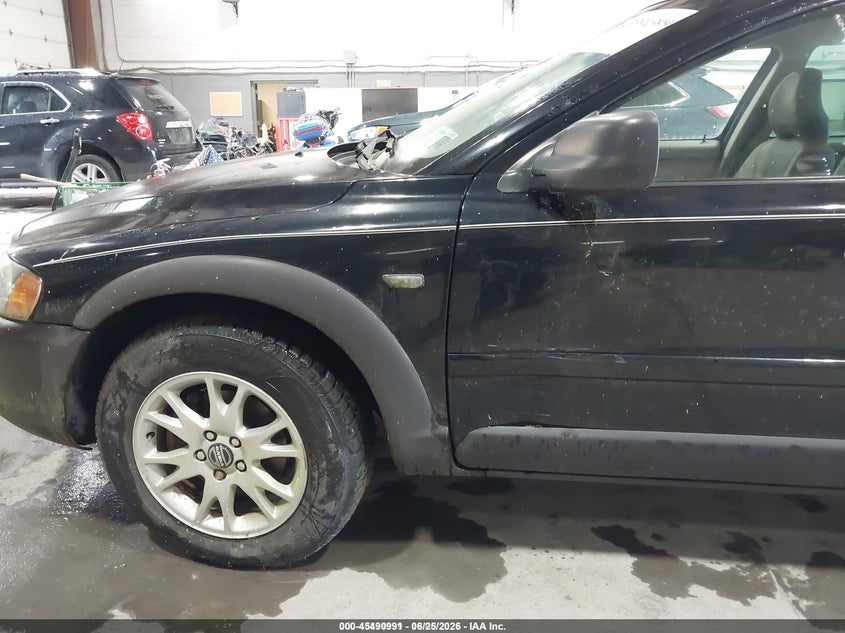 2004 VOLVO XC70 auction photo 6