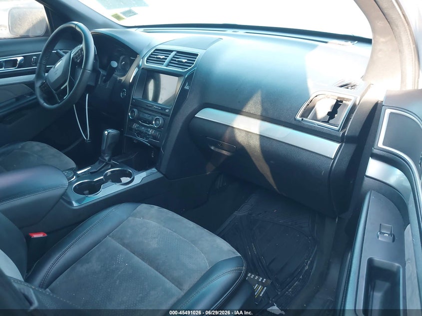 2017 FORD EXPLORER auction photo 5
