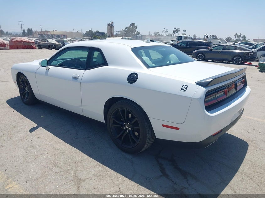 Vin: 2c3cdzag8jh218996, lot: 45989275, dodge challenger sxt plus 20183