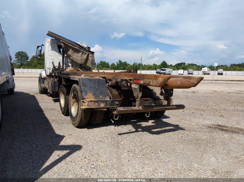 2019 VOLVO VHD auction photo 3