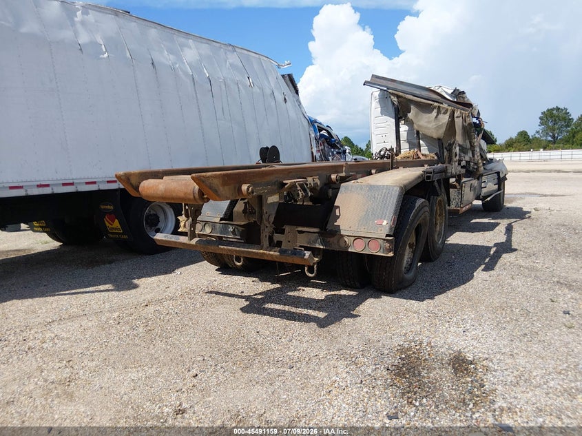 2019 VOLVO VHD auction photo 4