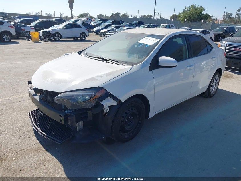 2018 Toyota Corolla Le 5YFBURHE0JP792644 photo 1