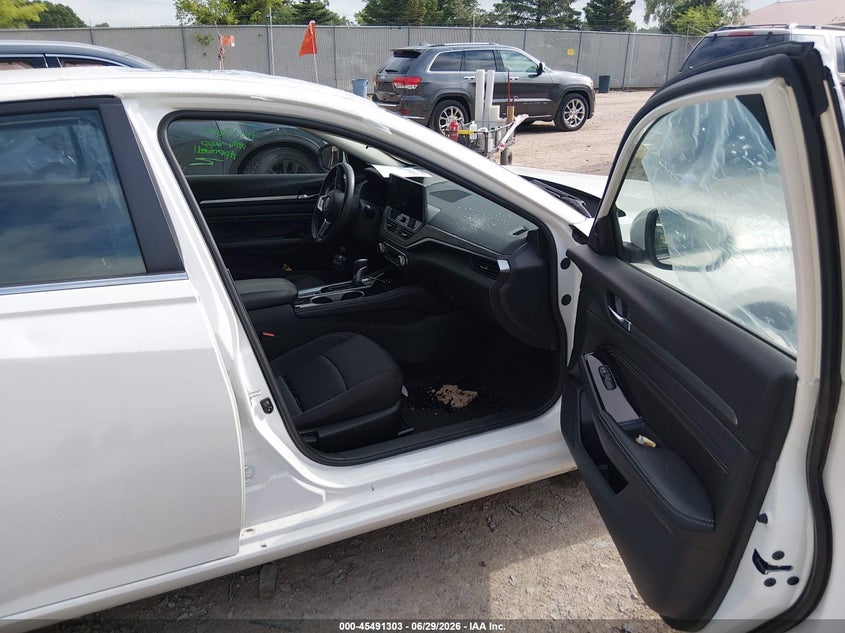 2023 NISSAN ALTIMA auction photo 5