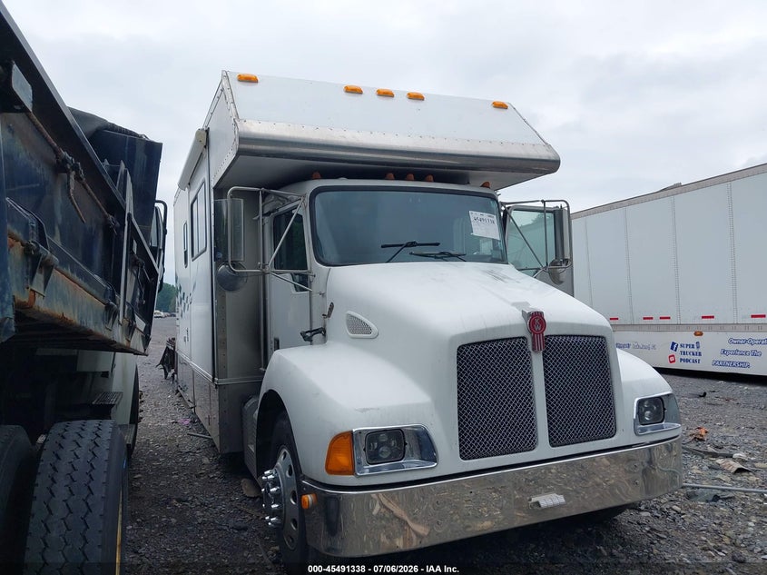 2001 KENWORTH CONSTRUCTION auction photo 1
