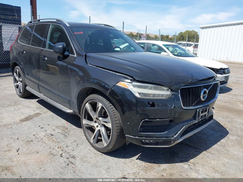 2017 VOLVO XC90 T6 MOMENTUM