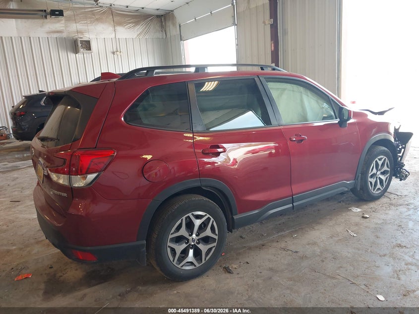 2023 SUBARU FORESTER auction photo 4