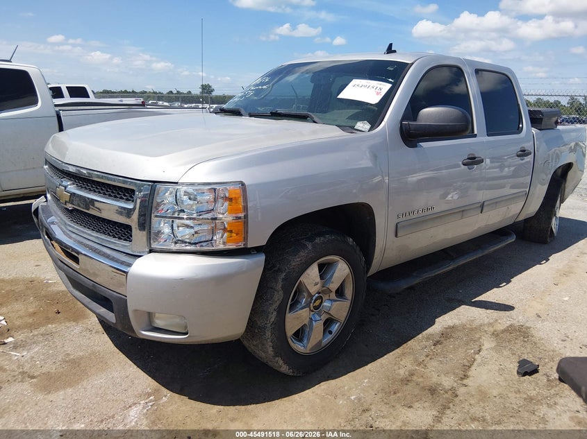 2011 Chevrolet Silverado, Left & Right Side, IAAI, VIN 3GCPCSE03BG380573 — photo 2