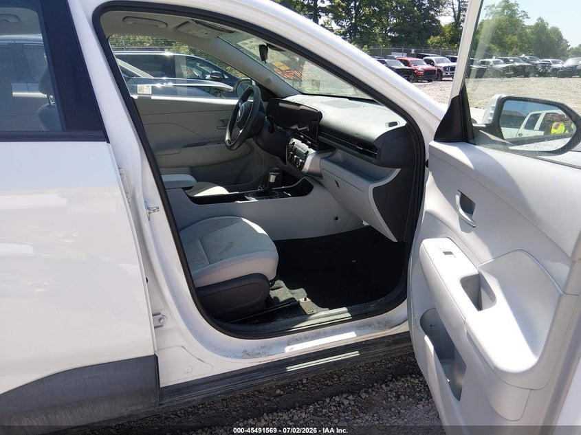 2025 HYUNDAI KONA auction photo 5