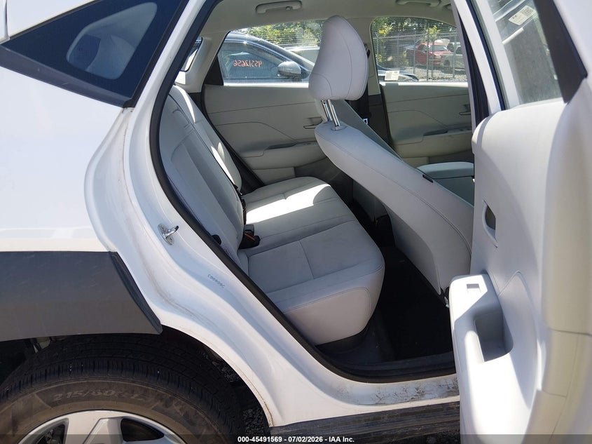 2025 HYUNDAI KONA auction photo 8