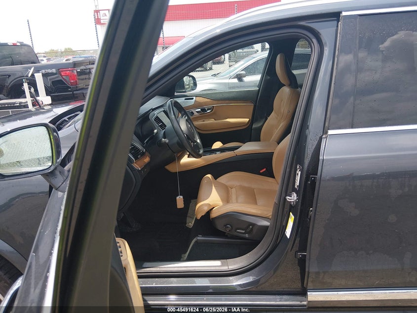 VOLVO XC90 - zdjęcie 18
