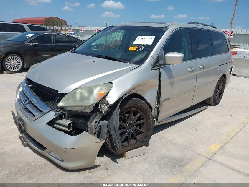 2007 Honda Odyssey, Left Front, IAAI, VIN 5FNRL38877B033728 — photo 2
