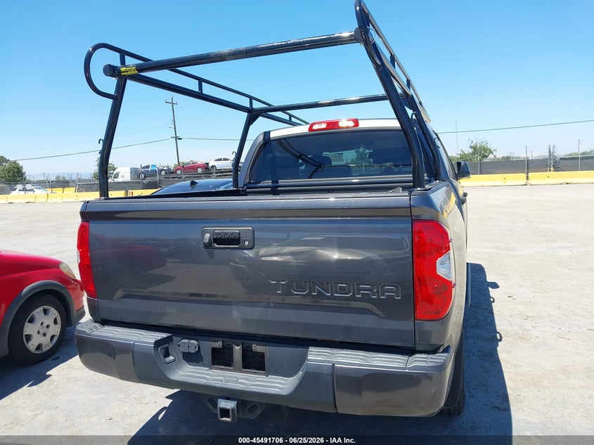 TOYOTA TUNDRA - zdjęcie 18