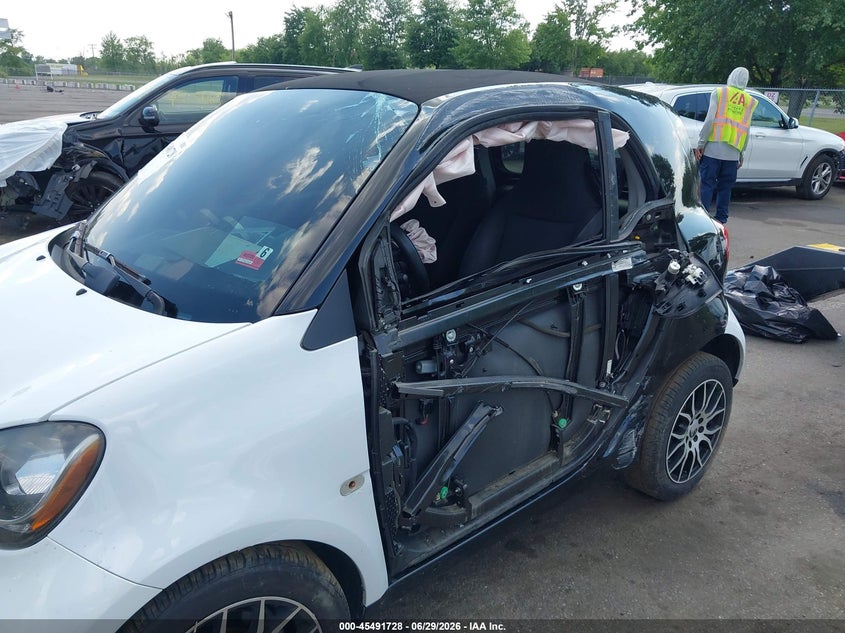 2017 Smart Fortwo Pure VIN: WMEFJ5DA6HK171974 Lot: 45491728