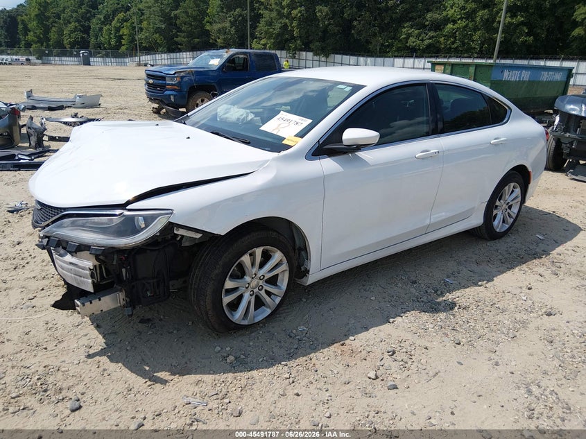 2015 Chrysler 200, Front End, IAAI, VIN 1C3CCCAB7FN714617 — photo 2
