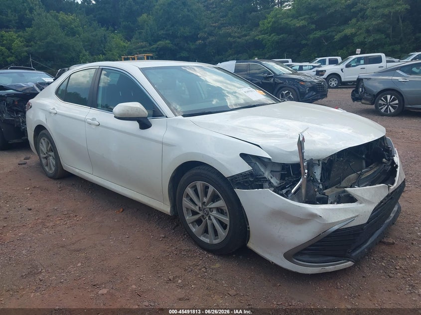 2022 TOYOTA CAMRY LE