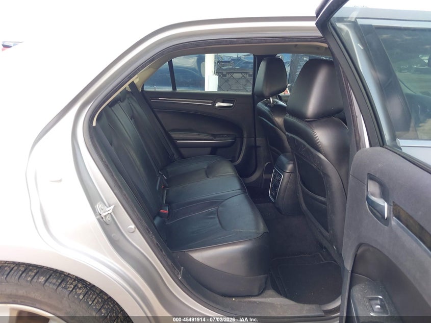 2018 CHRYSLER 300 auction photo 7